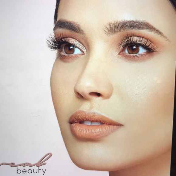 Reveal Beauty Brand Silk Individual Lashes Pack of 4 - Picture 7 of 8